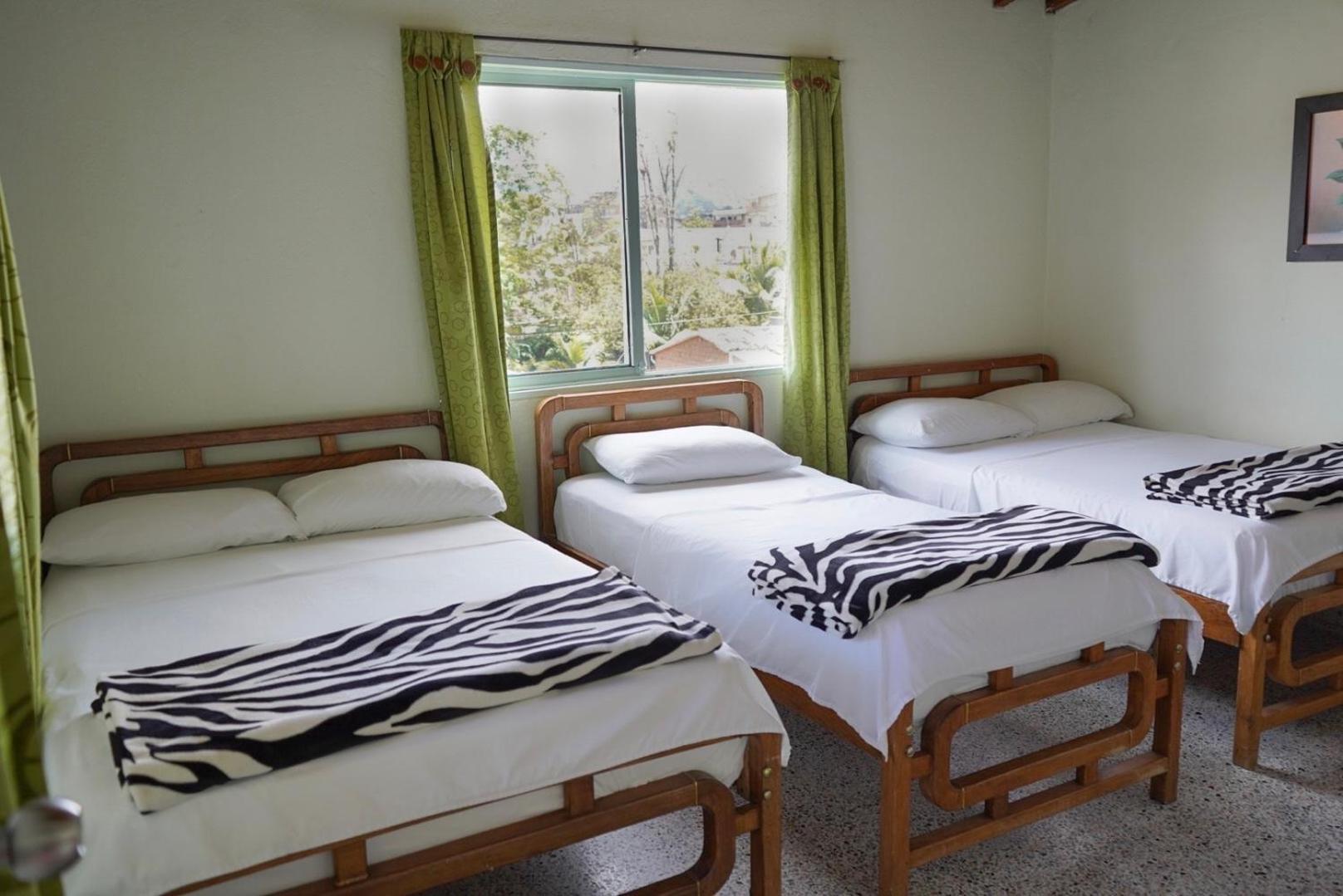 Hotel Casa Verde Guatape Bagian luar foto